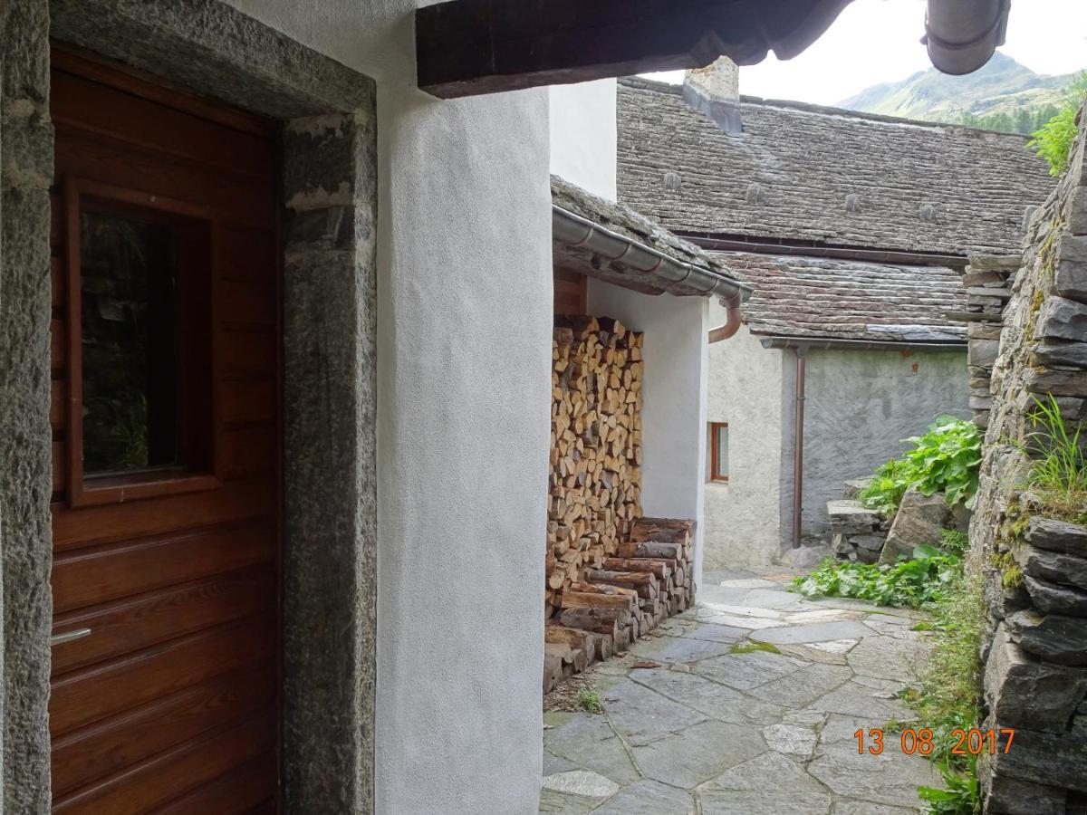 Apartamento Casa Sonnenberg Bosco-Gurin Exterior foto